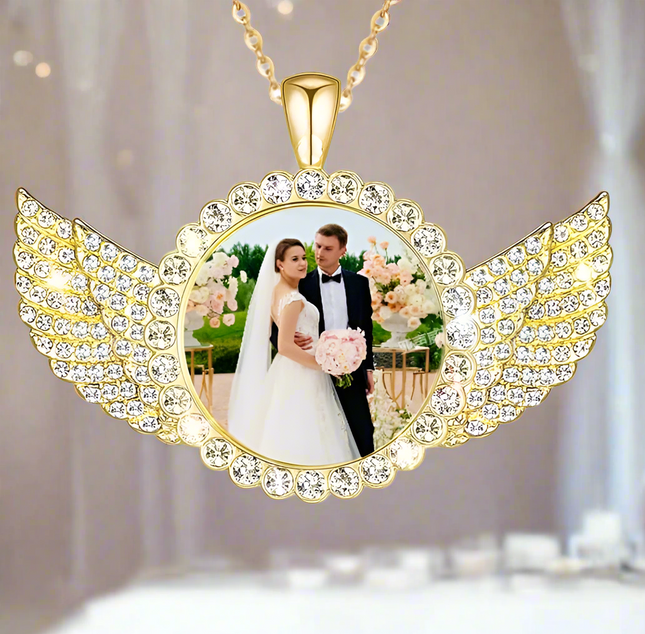 Personalized Gold Memory Pendant. Diameter 1.18 inch
